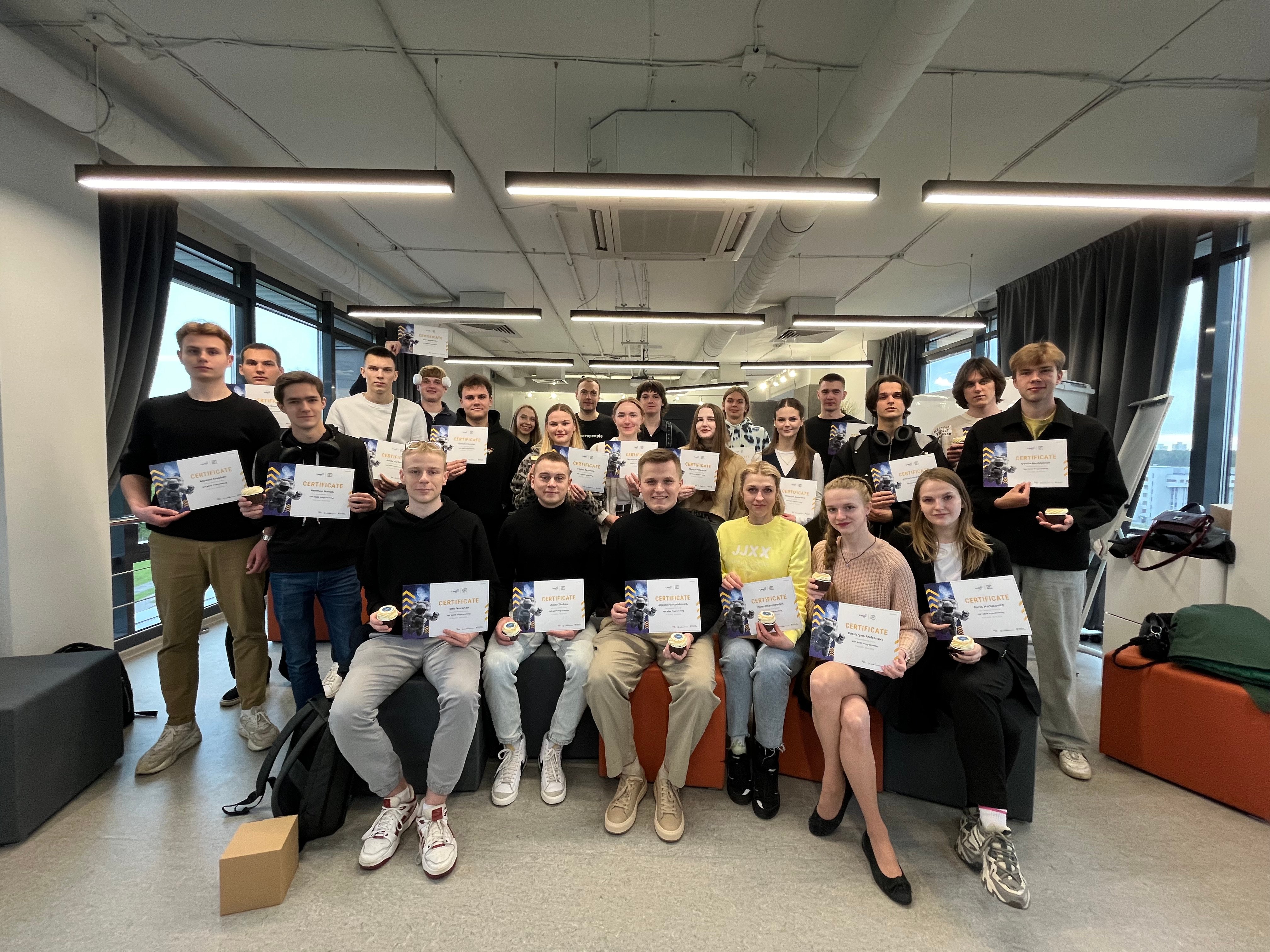 Junior ABAP Developer course graduates at the final ceremony.